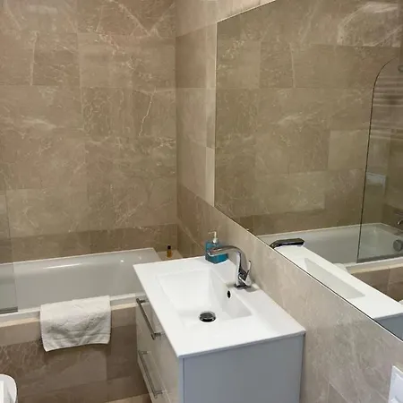 Jab Apartament 400 Metrow Od Kliniki Unii Lubelskiej Bezplatny Garaz Lägenhet